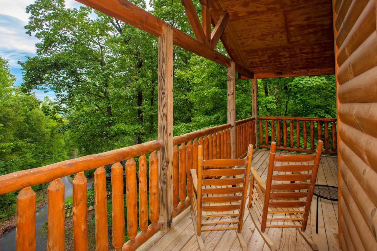 Suite Sensations, Hot Tub, Pool Table, 1089 Free Tickets Each Paid Day, Dollywood And More Pigeon Forge Exterior photo