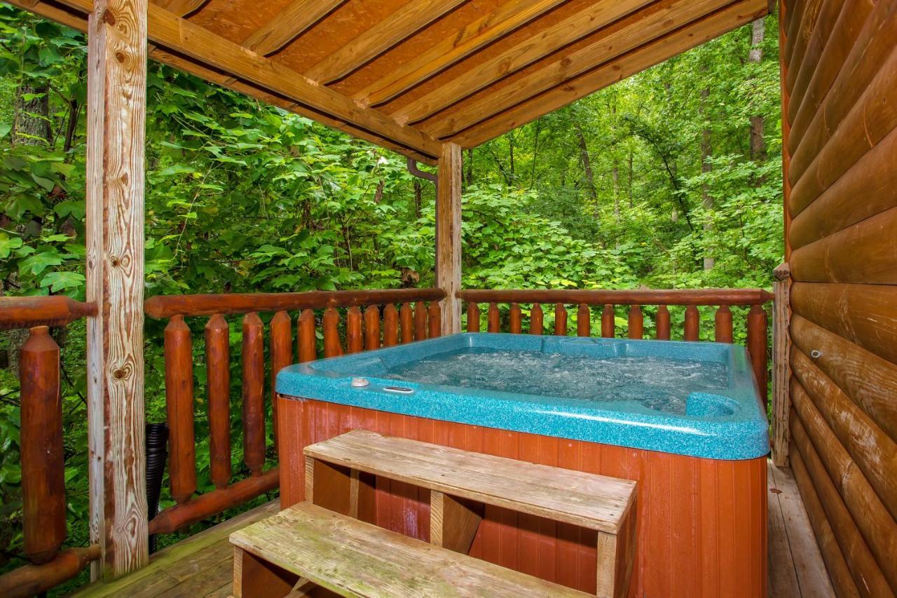 Suite Sensations, Hot Tub, Pool Table, 1089 Free Tickets Each Paid Day, Dollywood And More Pigeon Forge Exterior photo