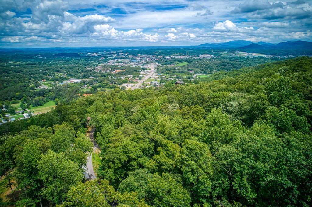 Suite Sensations, Hot Tub, Pool Table, 1089 Free Tickets Each Paid Day, Dollywood And More Pigeon Forge Exterior photo