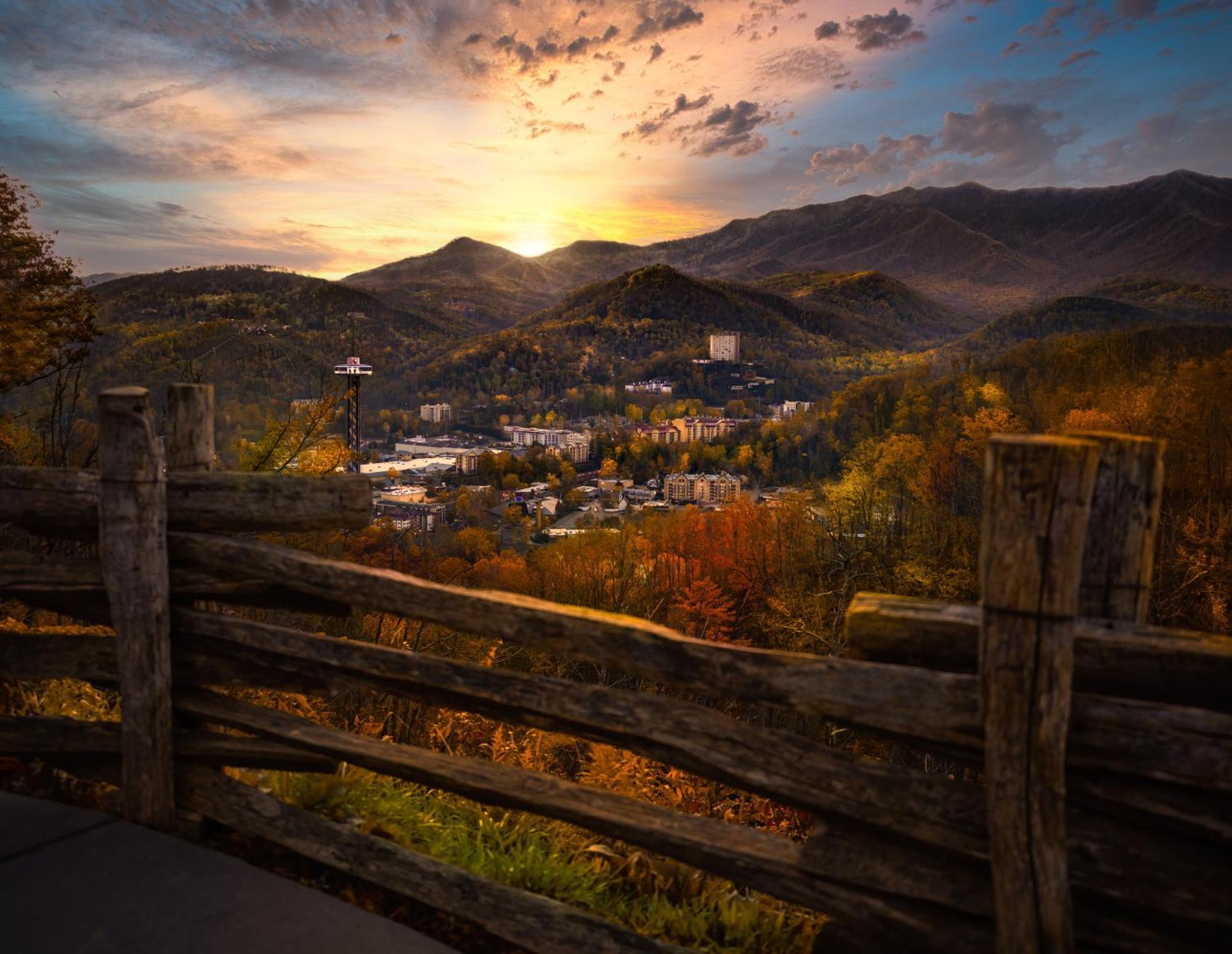 Suite Sensations, Hot Tub, Pool Table, 1089 Free Tickets Each Paid Day, Dollywood And More Pigeon Forge Exterior photo