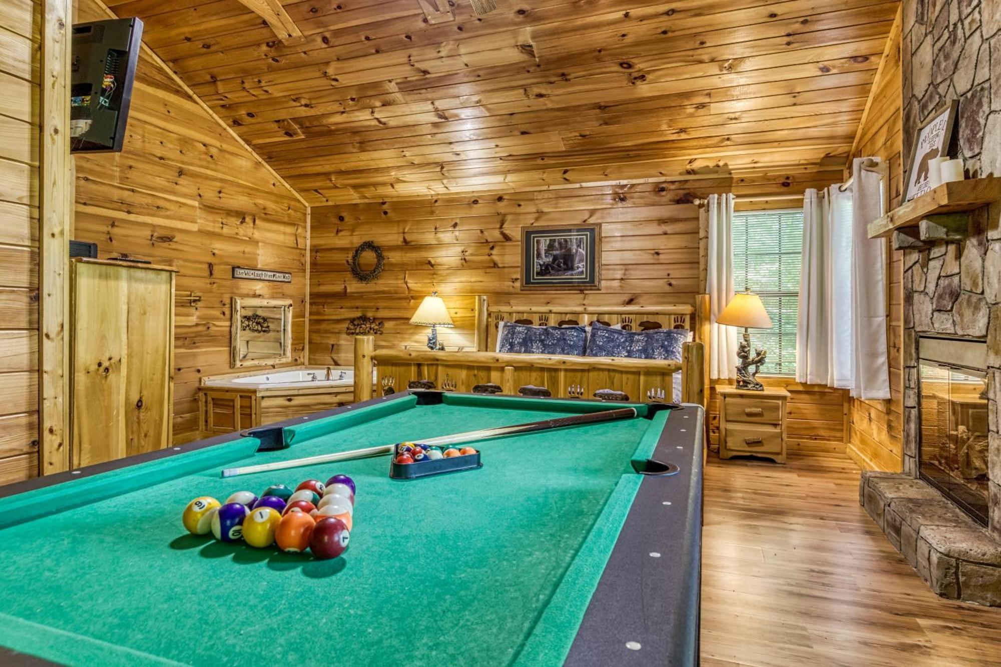 Suite Sensations, Hot Tub, Pool Table, 1089 Free Tickets Each Paid Day, Dollywood And More Pigeon Forge Exterior photo